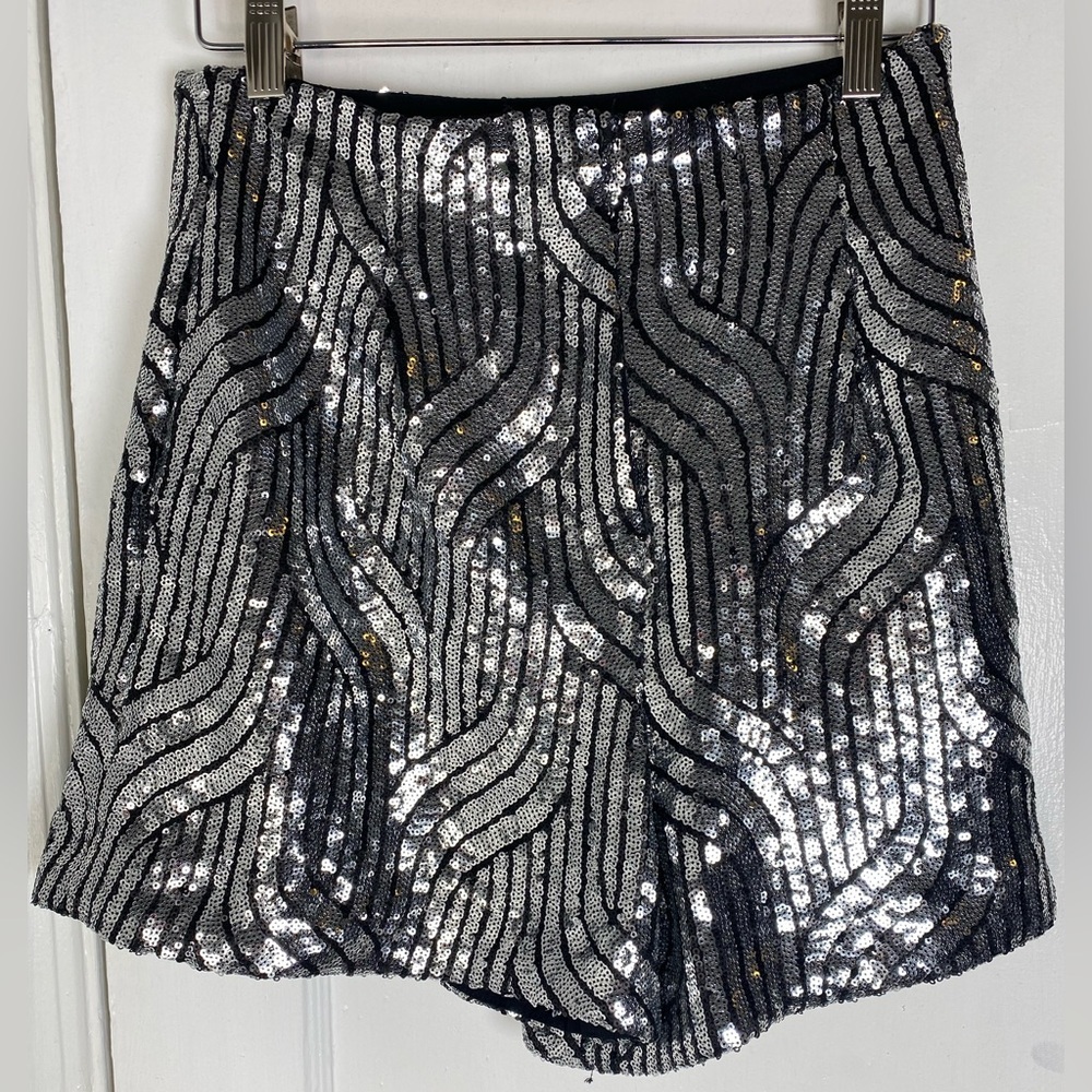Zara NWT Black and Silver Sequin Shorts with Pockets - Picture 2 of 7